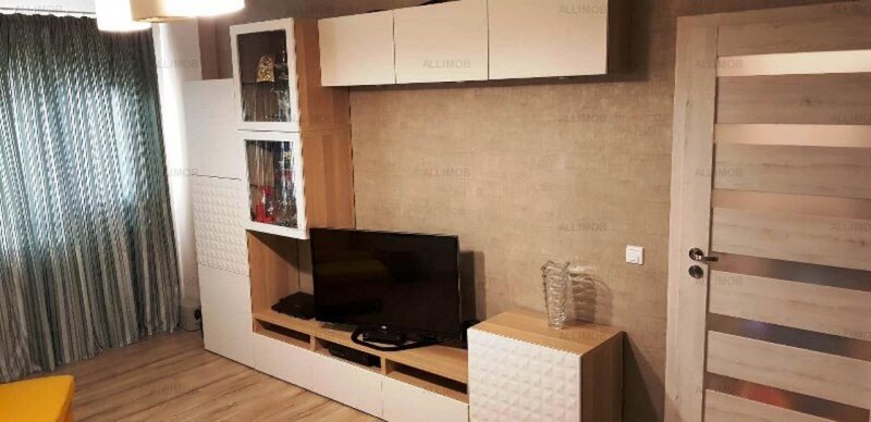 Ploiesti Apartament 3 camere in Ploiesti, zona ultracentrala
