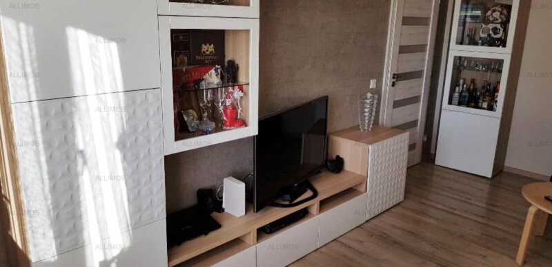 Ploiesti Apartament 3 camere in Ploiesti, zona ultracentrala